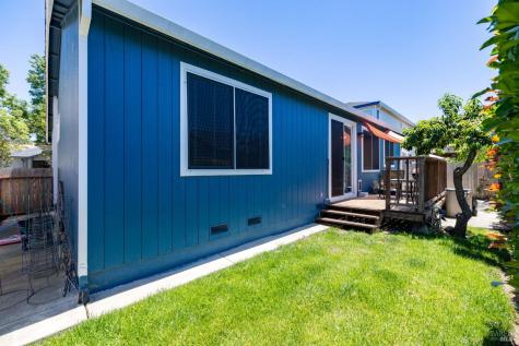 2477 Meda Avenue Santa Rosa CA 95404