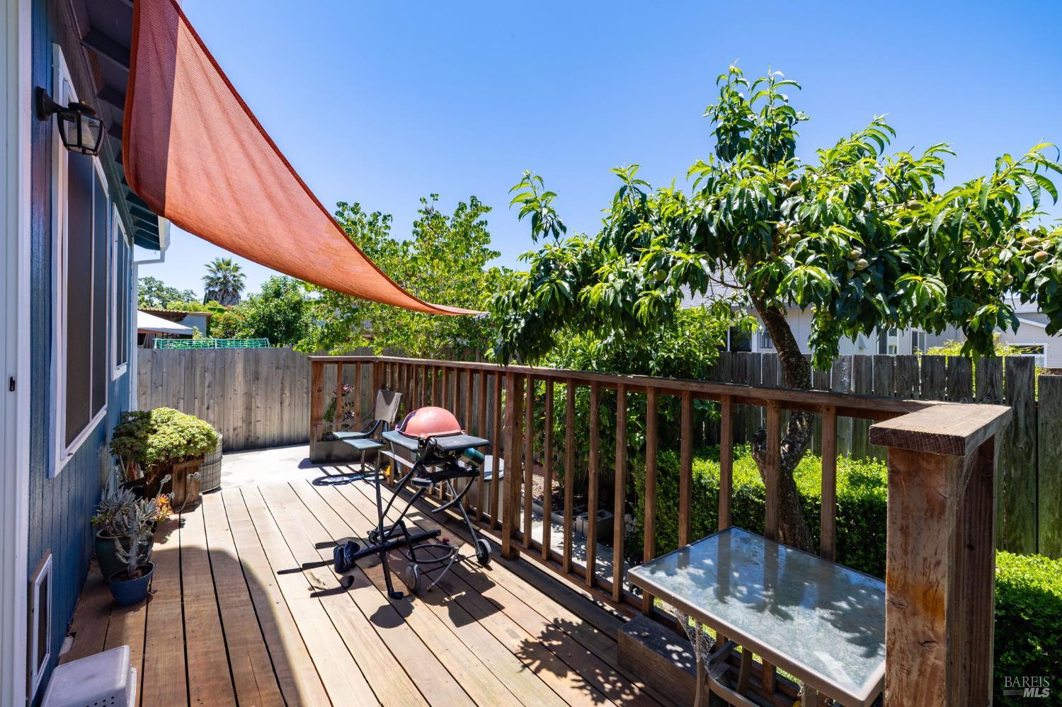 2477 Meda Avenue Santa Rosa CA 95404