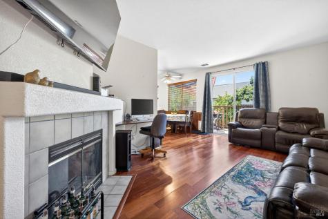 2477 Meda Avenue Santa Rosa CA 95404