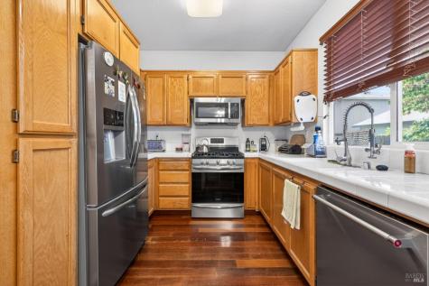 2477 Meda Avenue Santa Rosa CA 95404