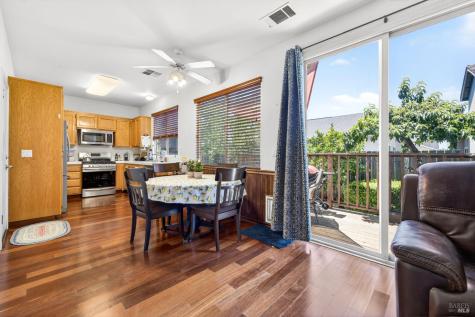 2477 Meda Avenue Santa Rosa CA 95404