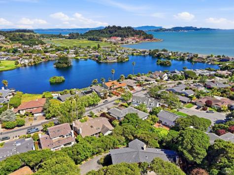 81 Peacock Drive San Rafael CA 94901