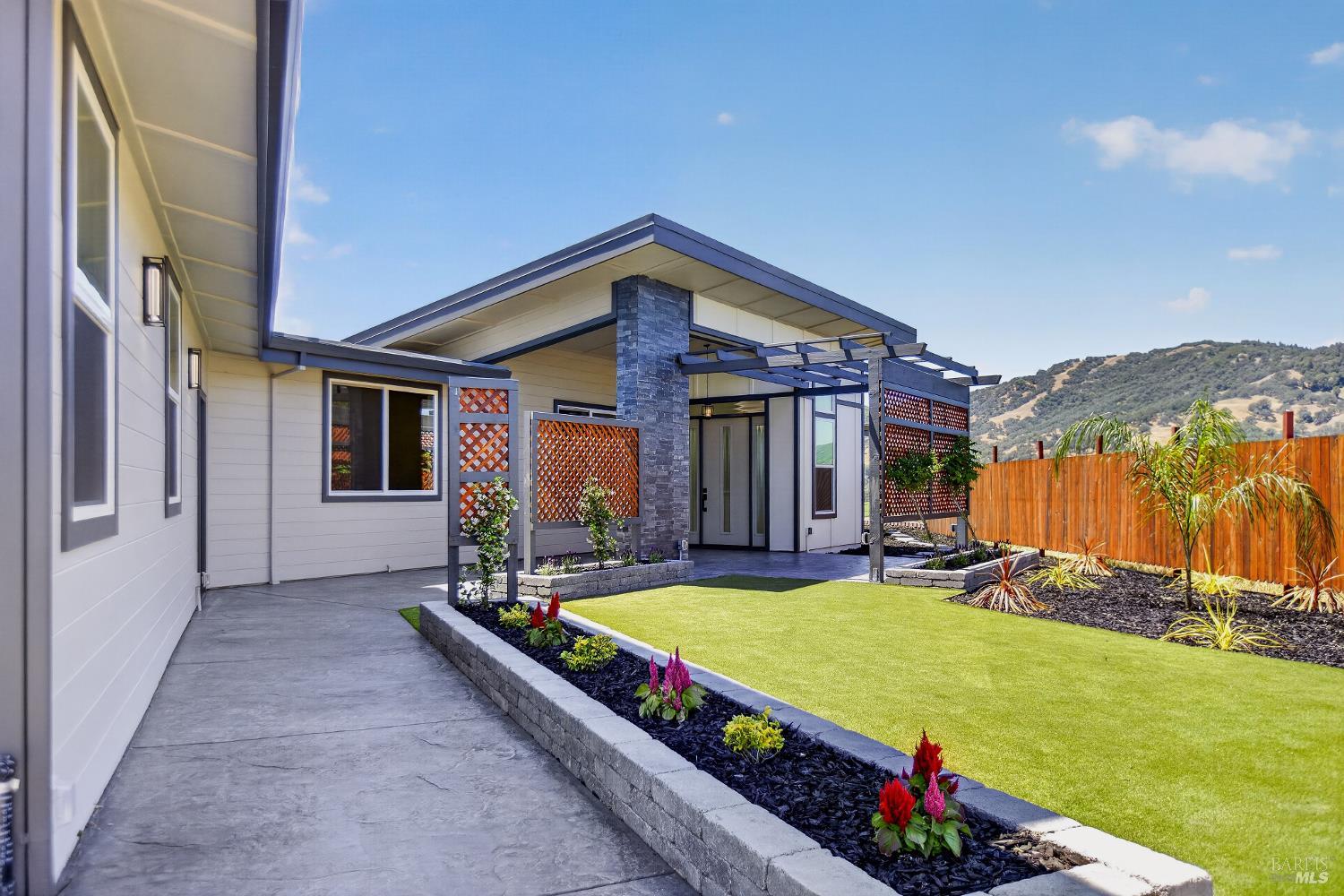 868 Sanel Drive Ukiah CA 95482