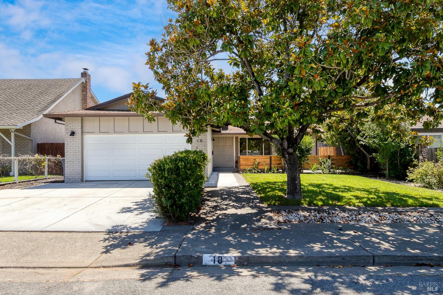 18 Eastside Circle Petaluma CA 94954