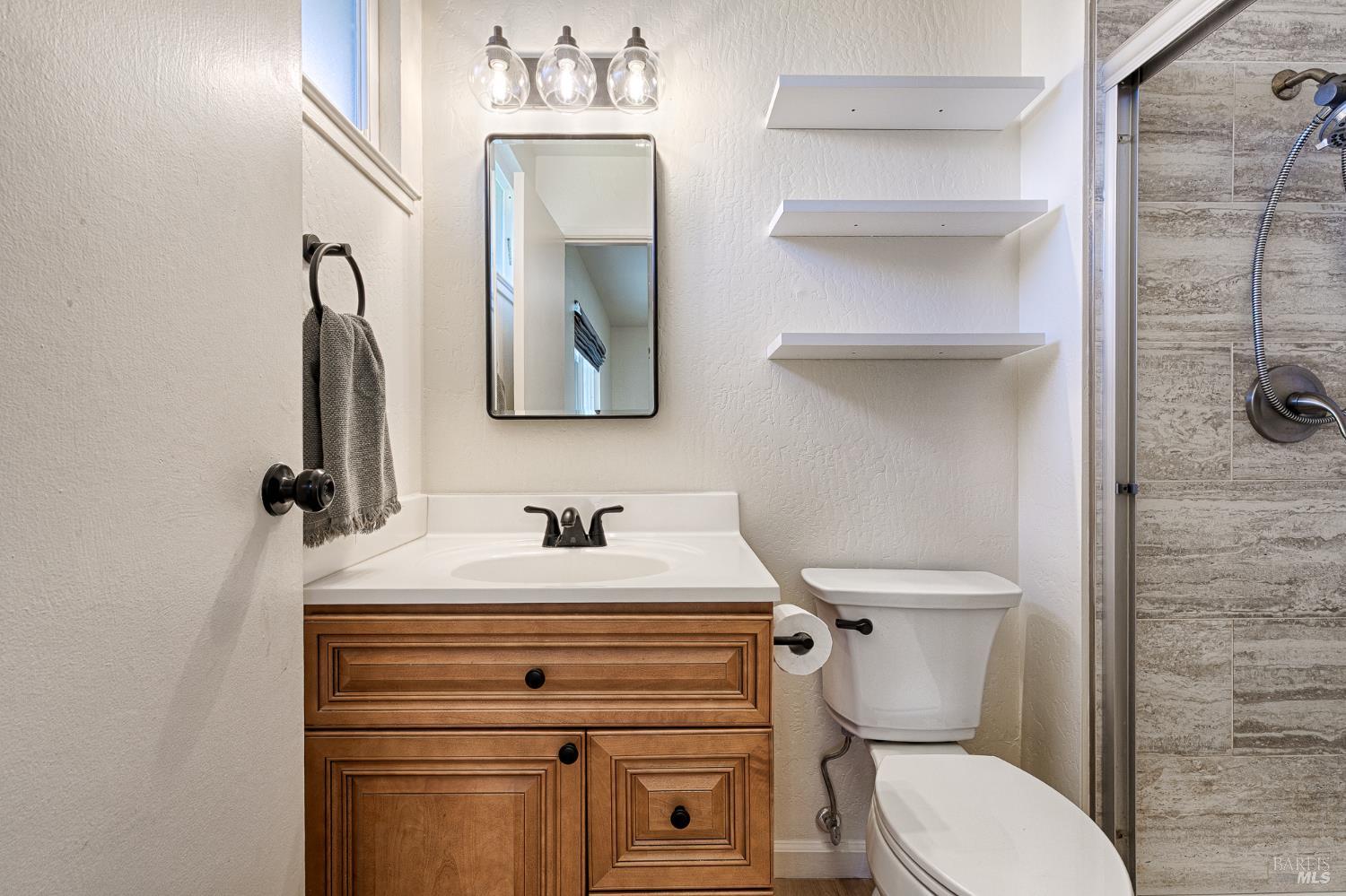 18 Eastside Circle Petaluma CA 94954