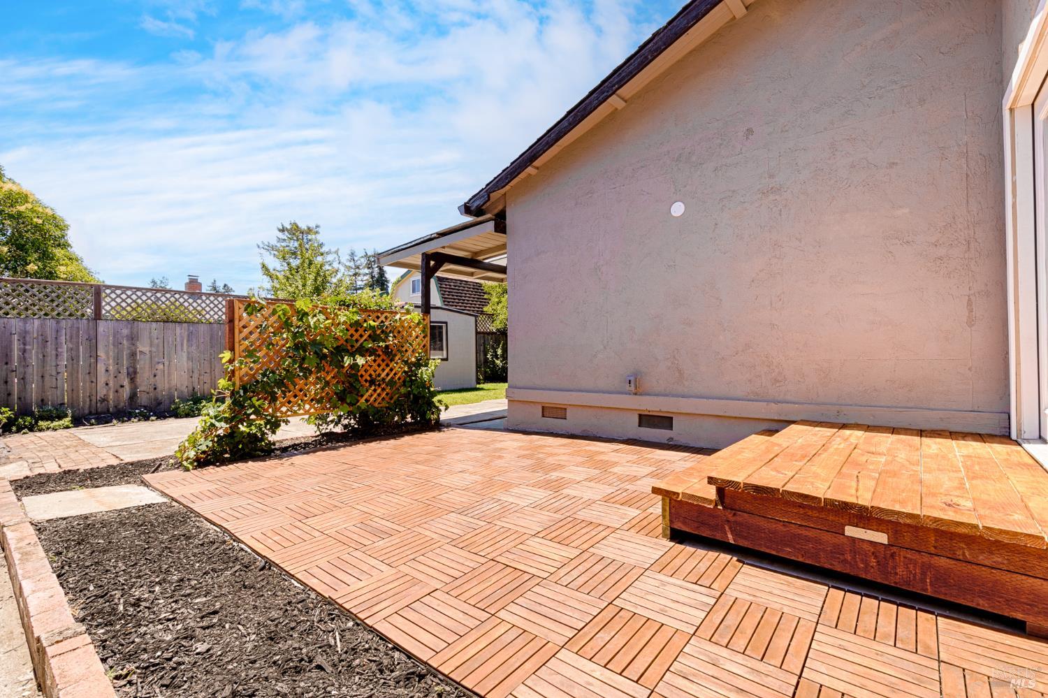 18 Eastside Circle Petaluma CA 94954