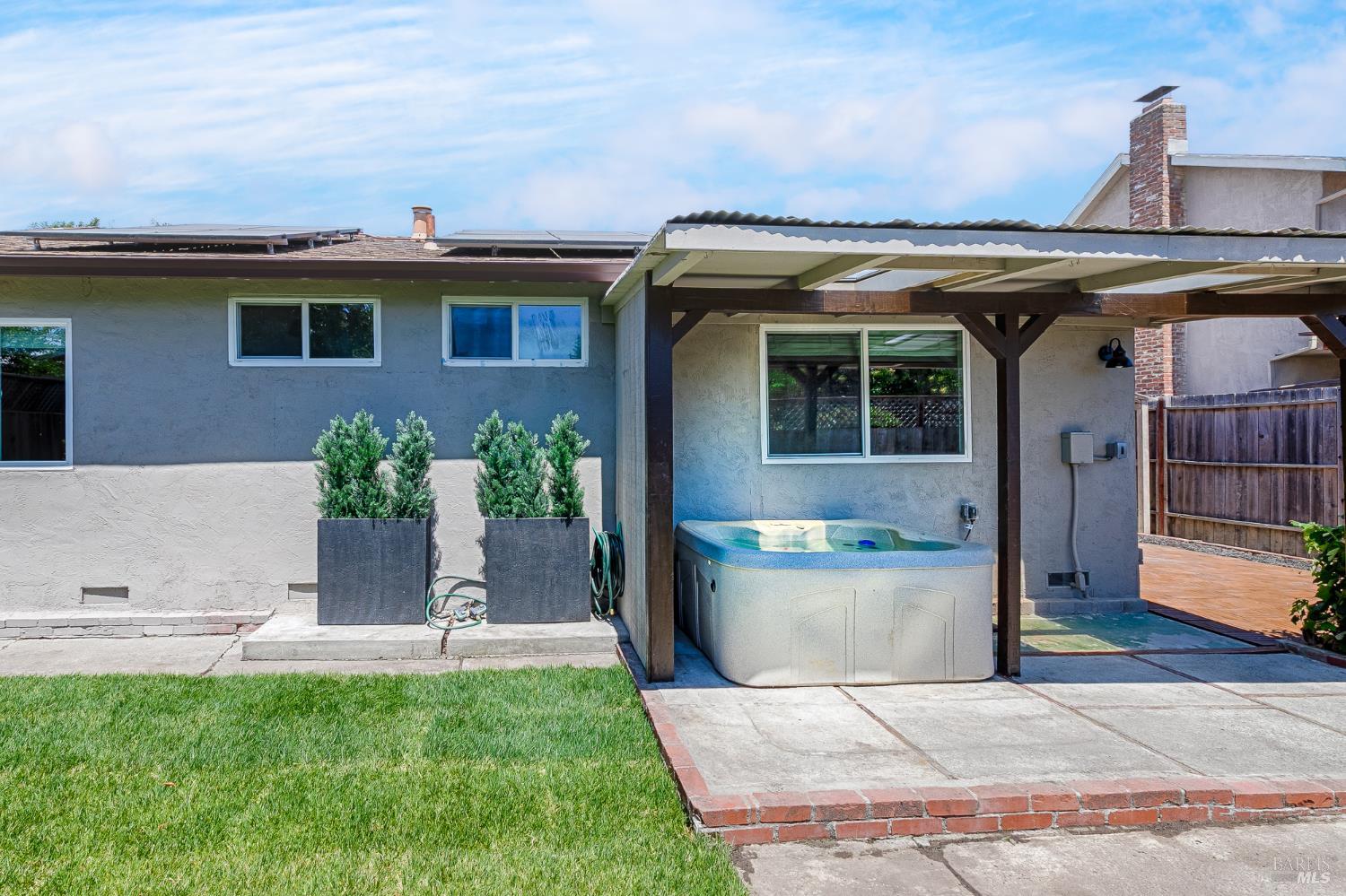 18 Eastside Circle Petaluma CA 94954