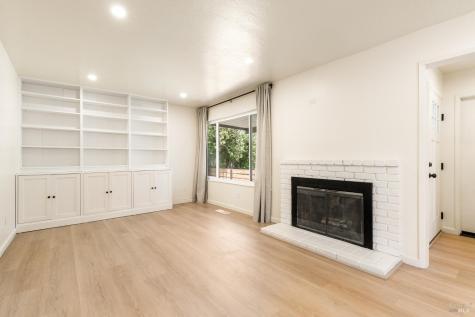 18 Eastside Circle Petaluma CA 94954