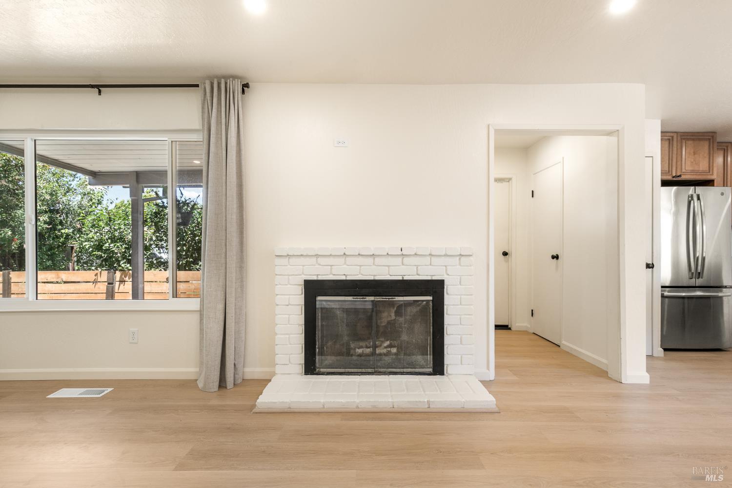 18 Eastside Circle Petaluma CA 94954