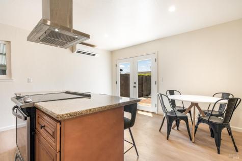 18 Eastside Circle Petaluma CA 94954