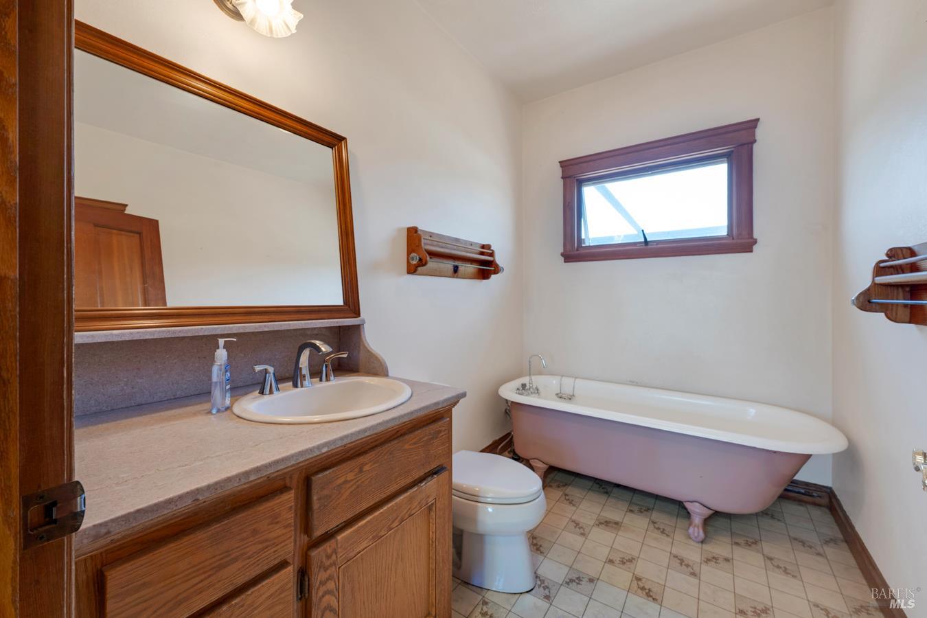 7096 Baker Lane Sebastopol CA 95472