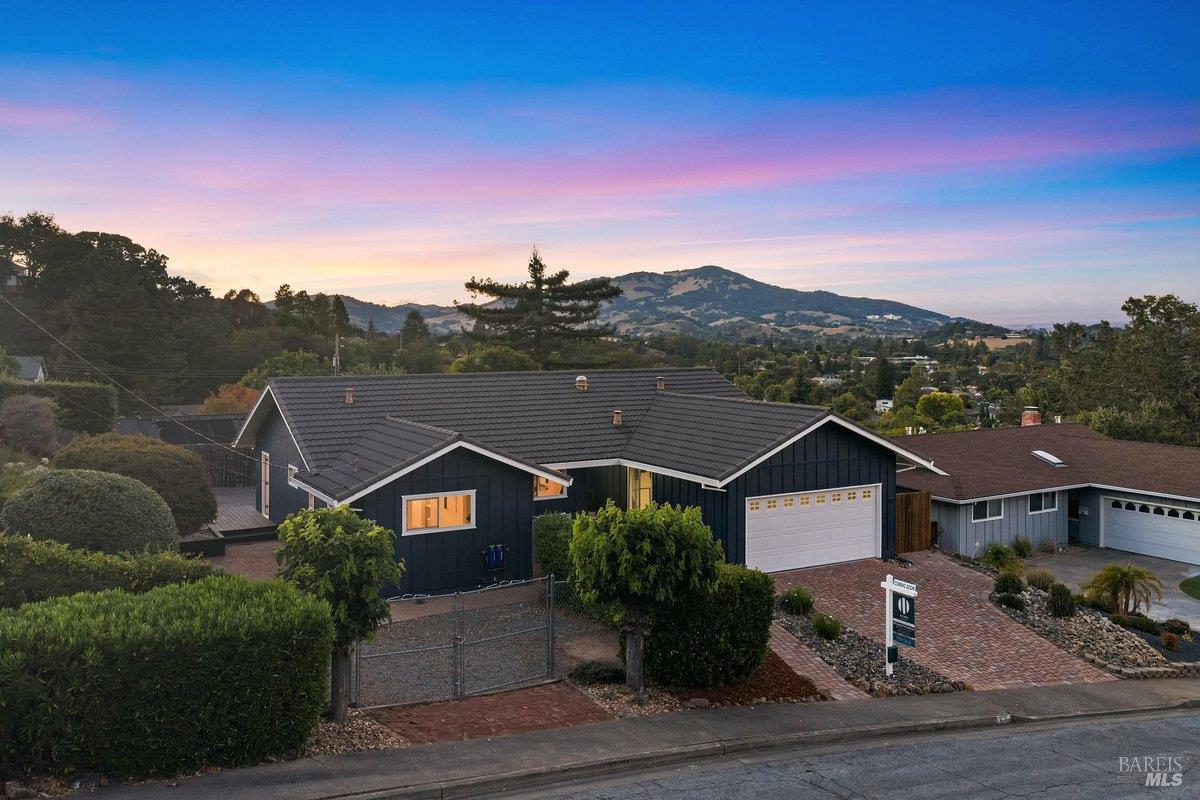 81 Drakewood Lane Novato CA 94947