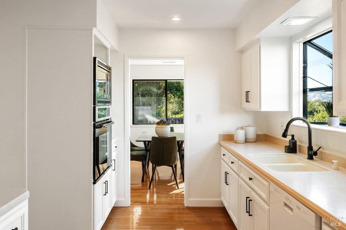 81 Drakewood Lane Novato CA 94947