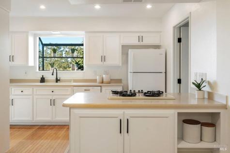 81 Drakewood Lane Novato CA 94947