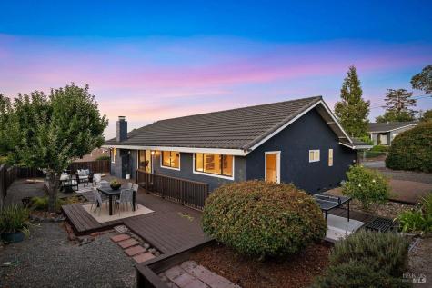 81 Drakewood Lane Novato CA 94947