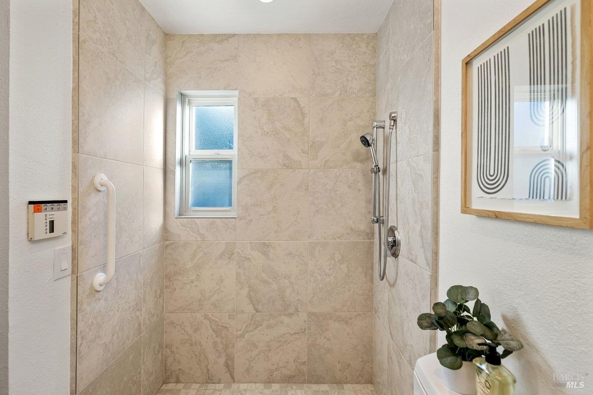 81 Drakewood Lane Novato CA 94947