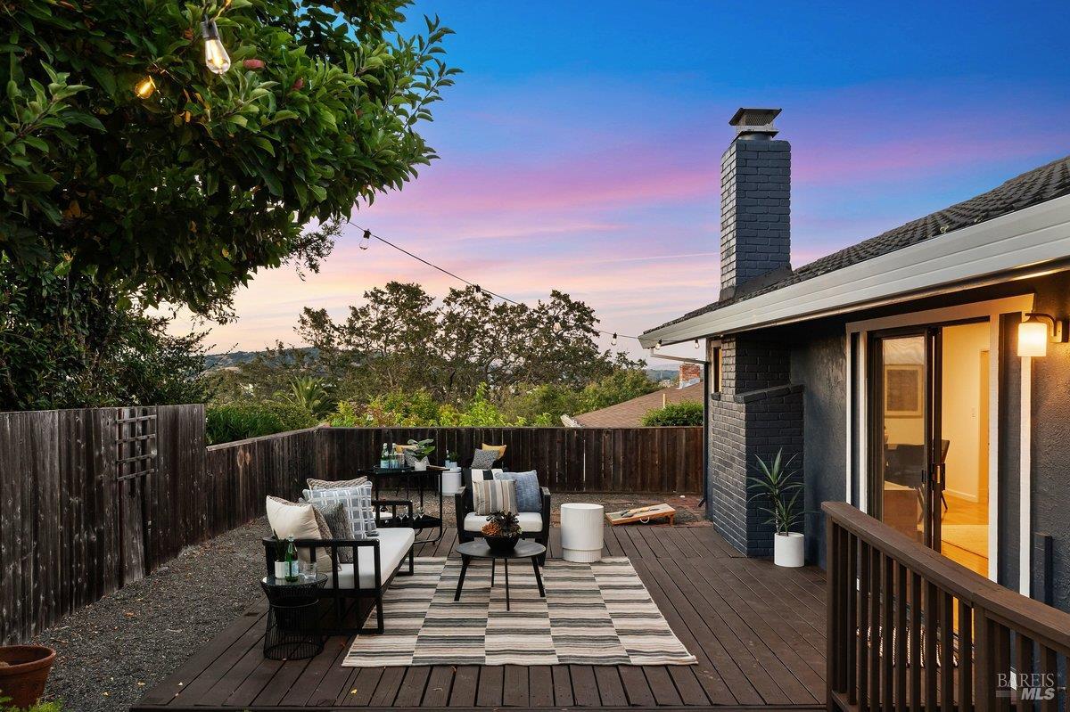 81 Drakewood Lane Novato CA 94947