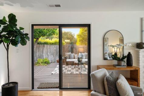 81 Drakewood Lane Novato CA 94947