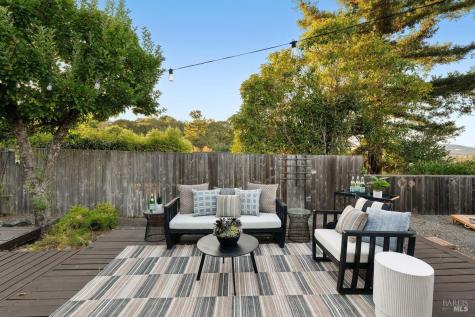 81 Drakewood Lane Novato CA 94947