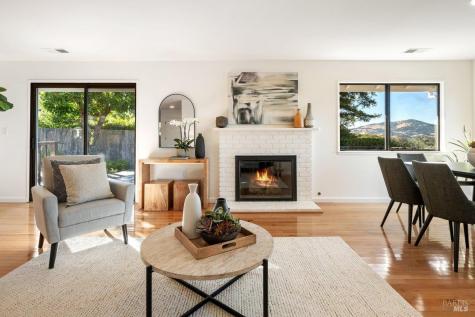 81 Drakewood Lane Novato CA 94947