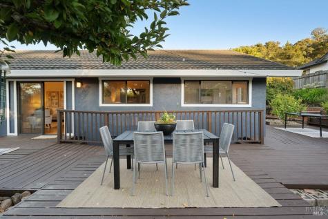 81 Drakewood Lane Novato CA 94947
