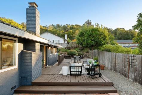 81 Drakewood Lane Novato CA 94947