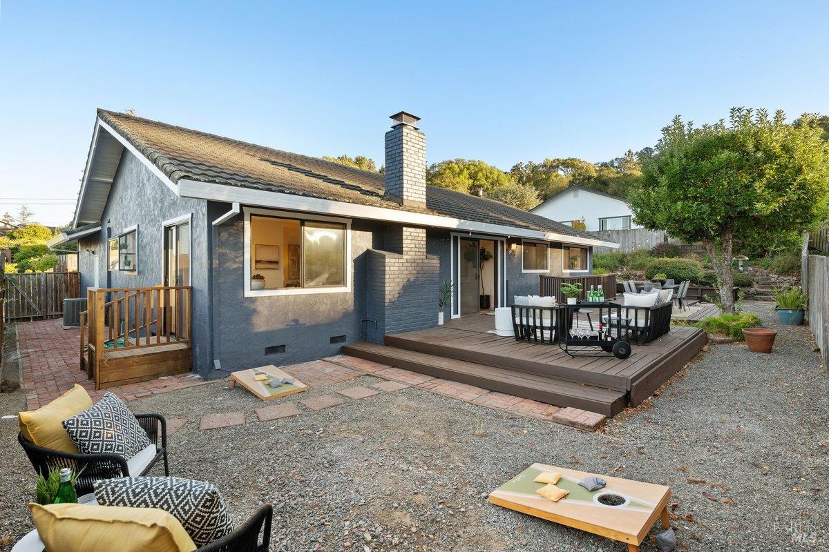 81 Drakewood Lane Novato CA 94947