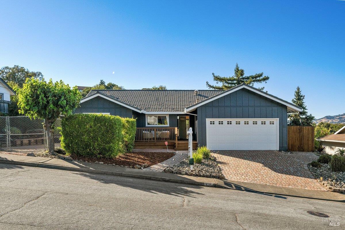 81 Drakewood Lane Novato CA 94947