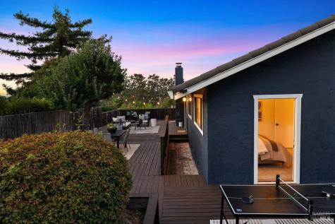 81 Drakewood Lane Novato CA 94947