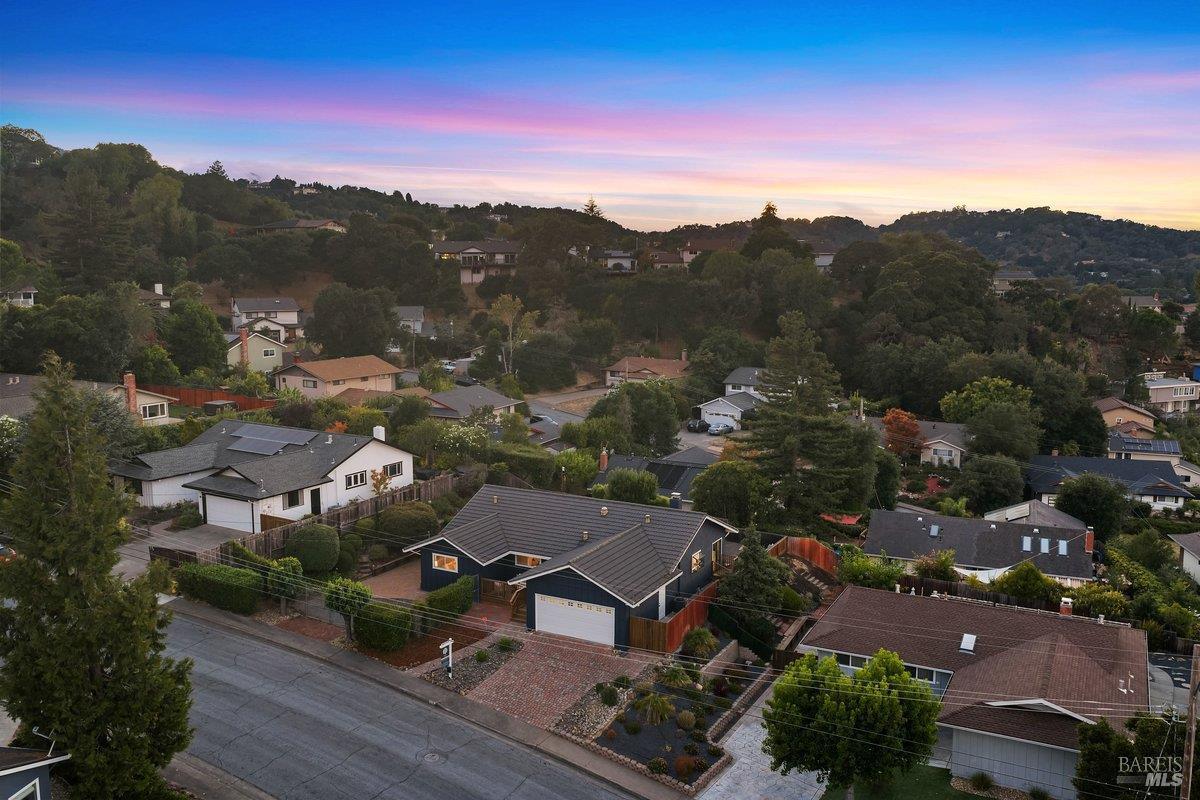 81 Drakewood Lane Novato CA 94947