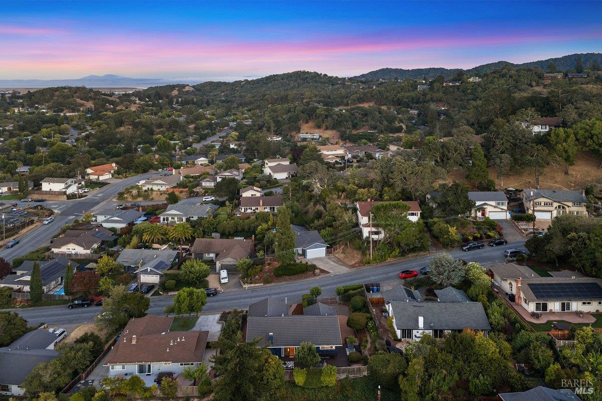 81 Drakewood Lane Novato CA 94947