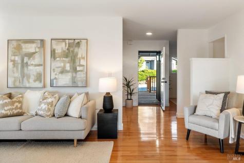 81 Drakewood Lane Novato CA 94947