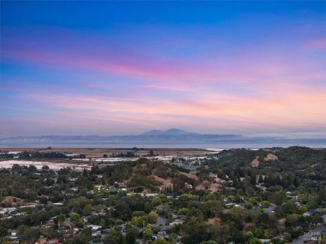 81 Drakewood Lane Novato CA 94947