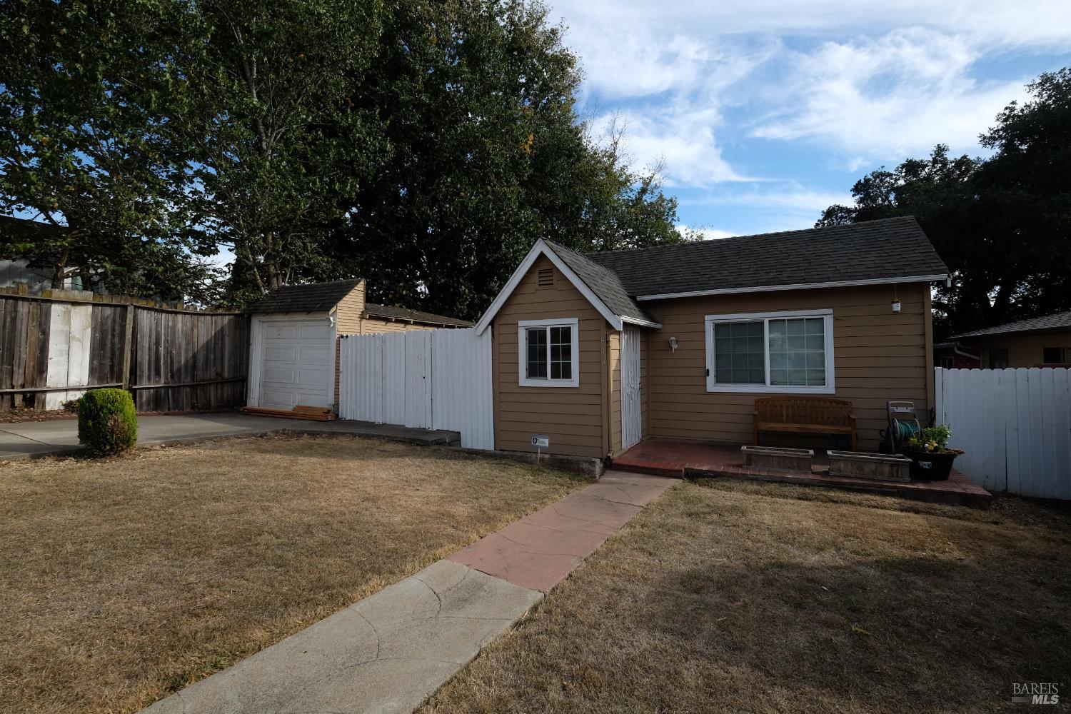 843 Benicia Road Vallejo CA 94590