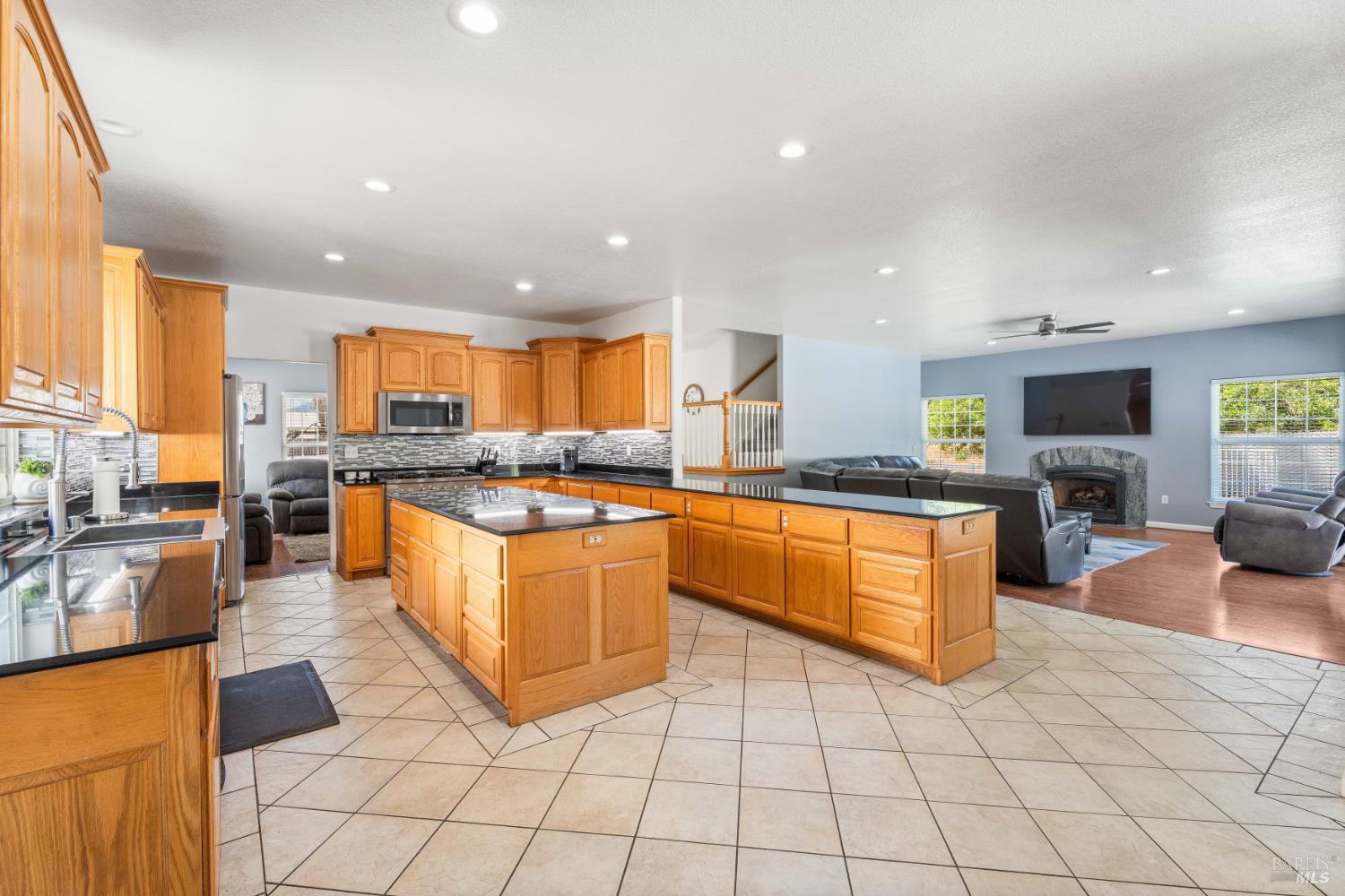 160 Gobalet Lane Ukiah CA 95482