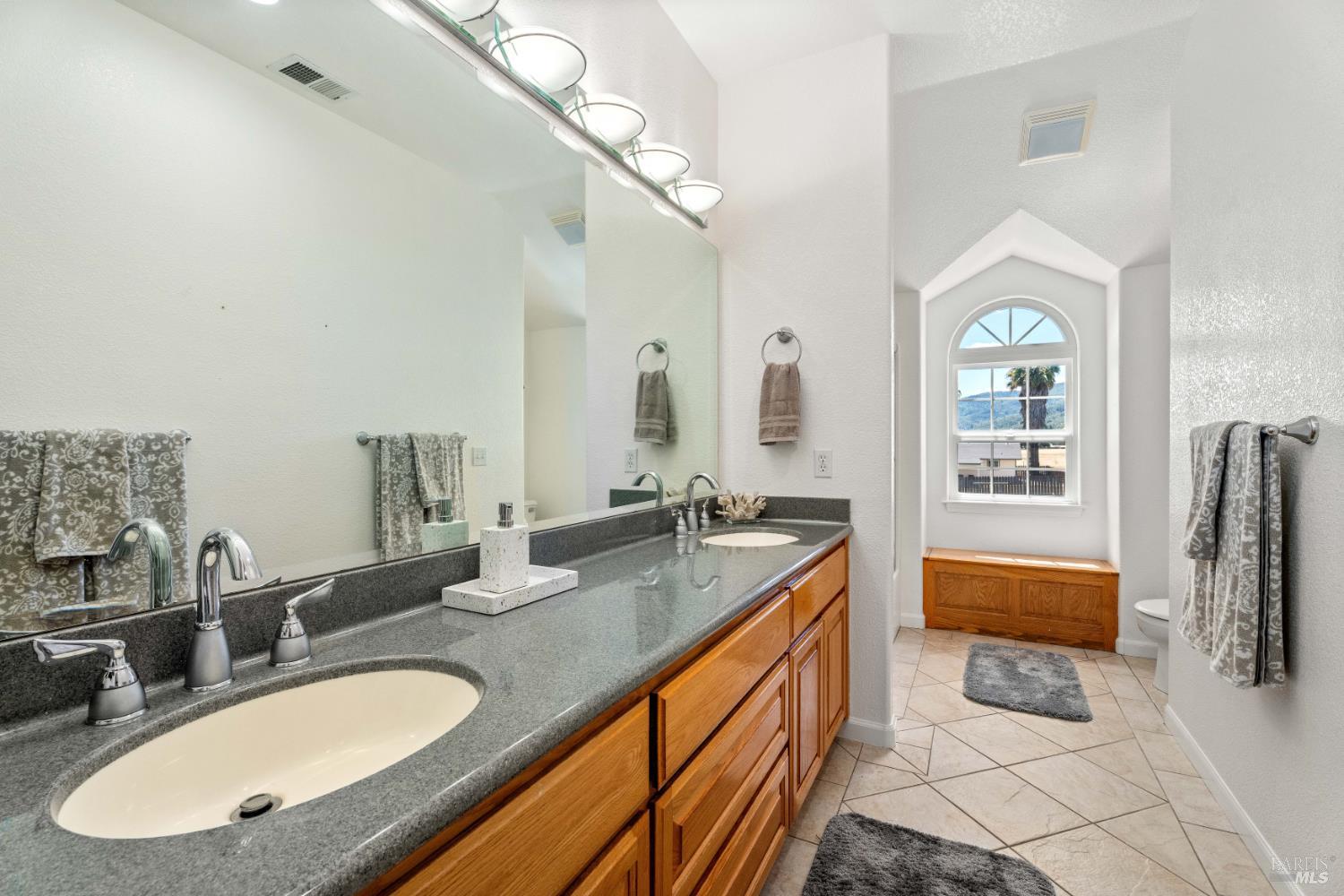 160 Gobalet Lane Ukiah CA 95482