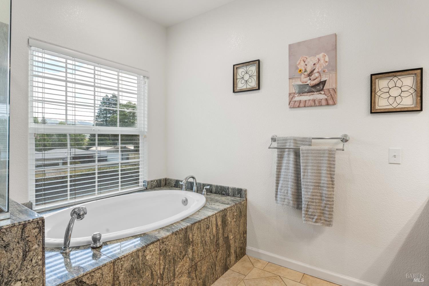 160 Gobalet Lane Ukiah CA 95482