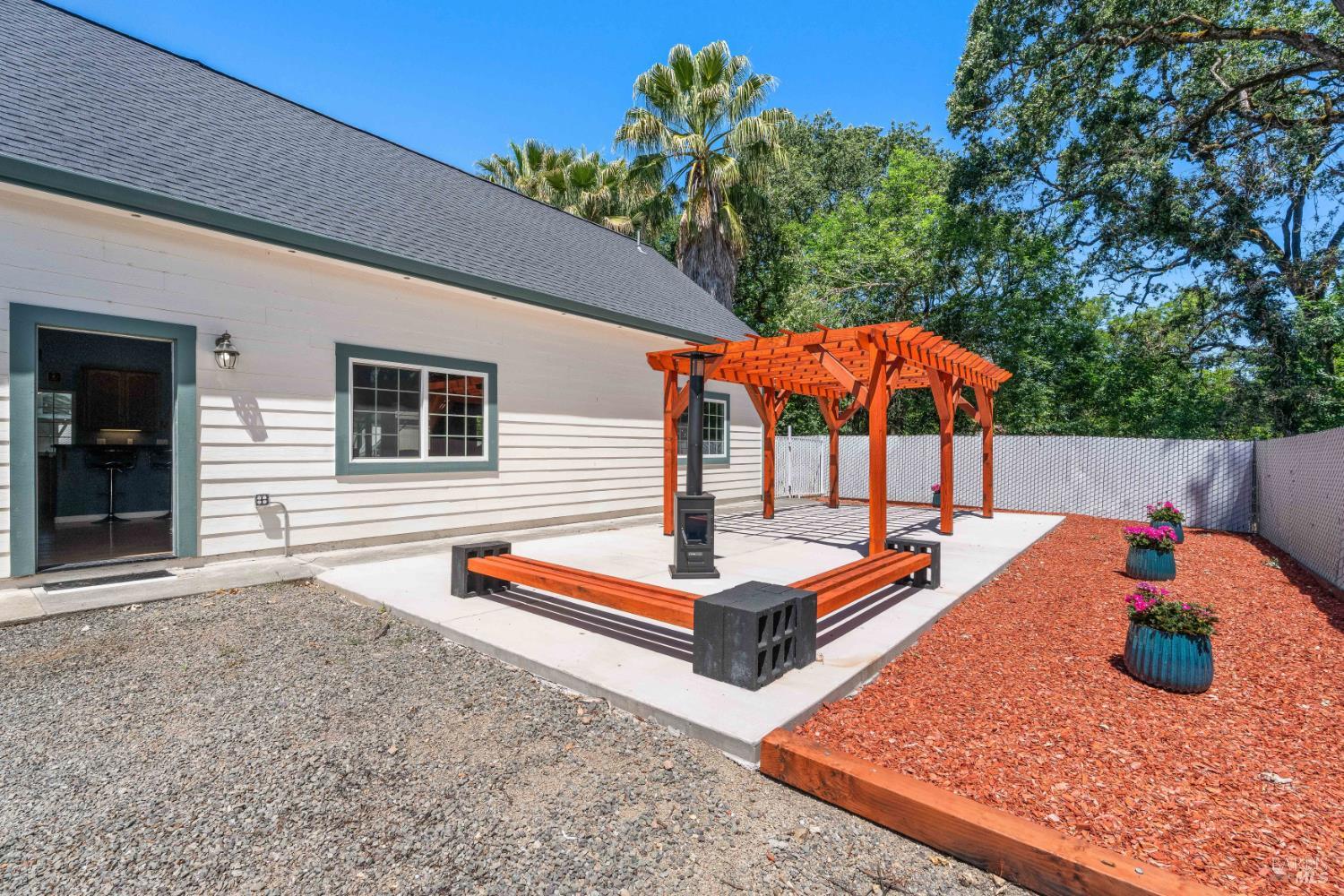 160 Gobalet Lane Ukiah CA 95482