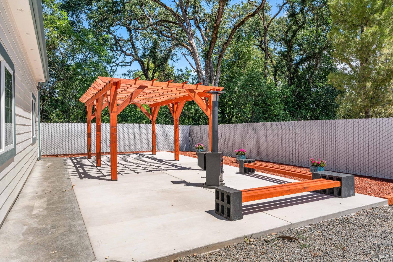 160 Gobalet Lane Ukiah CA 95482