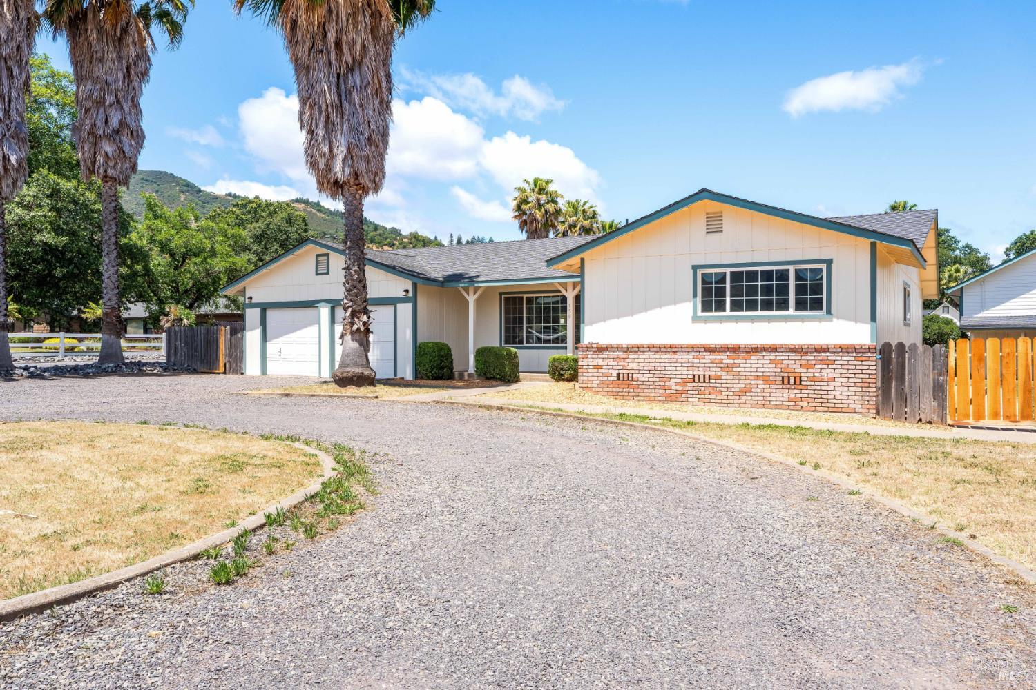 160 Gobalet Lane Ukiah CA 95482