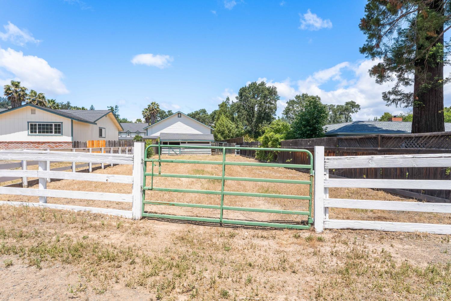 160 Gobalet Lane Ukiah CA 95482