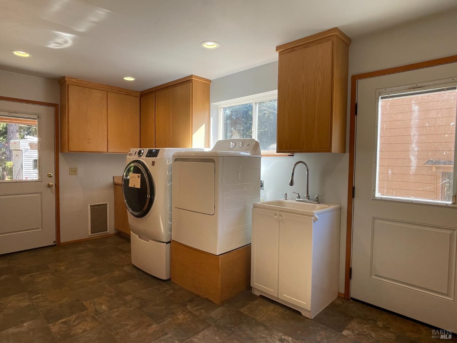 18801 Lahmon Lane Fort Bragg CA 95437