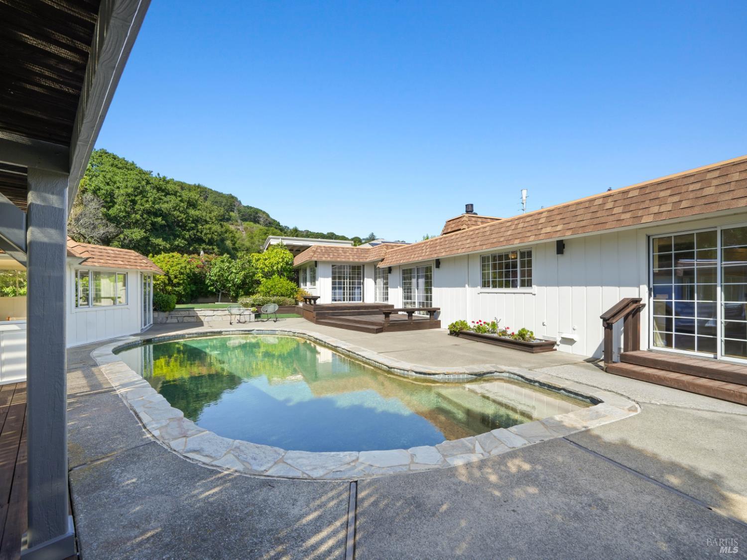 148 Dominican Drive San Rafael CA 94901