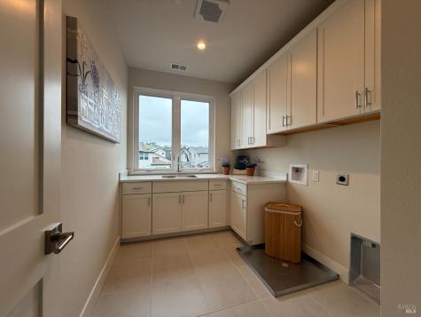 1901 Carlile Place Santa Rosa CA 95403