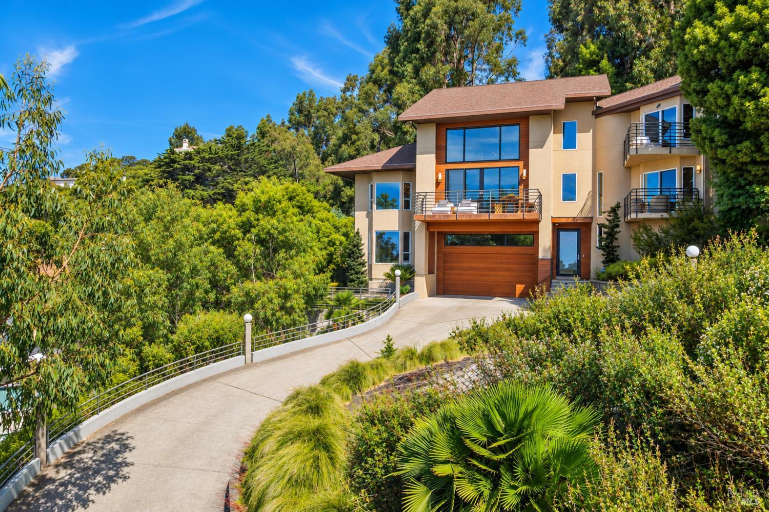 102 Crest Road Piedmont CA 94611