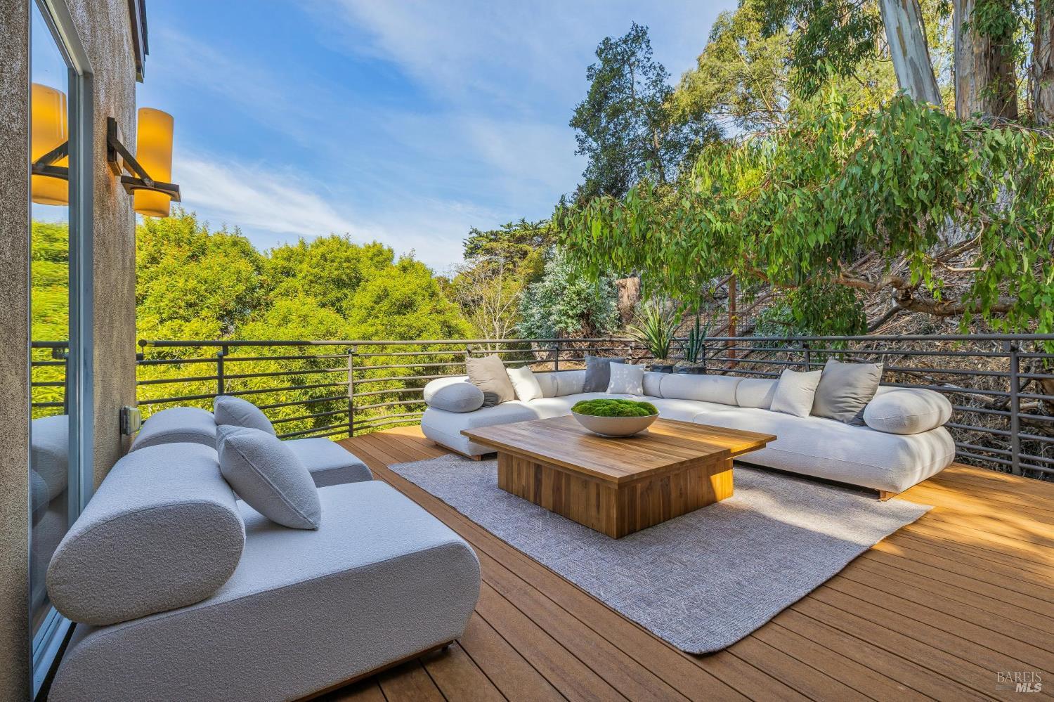 102 Crest Road Piedmont CA 94611