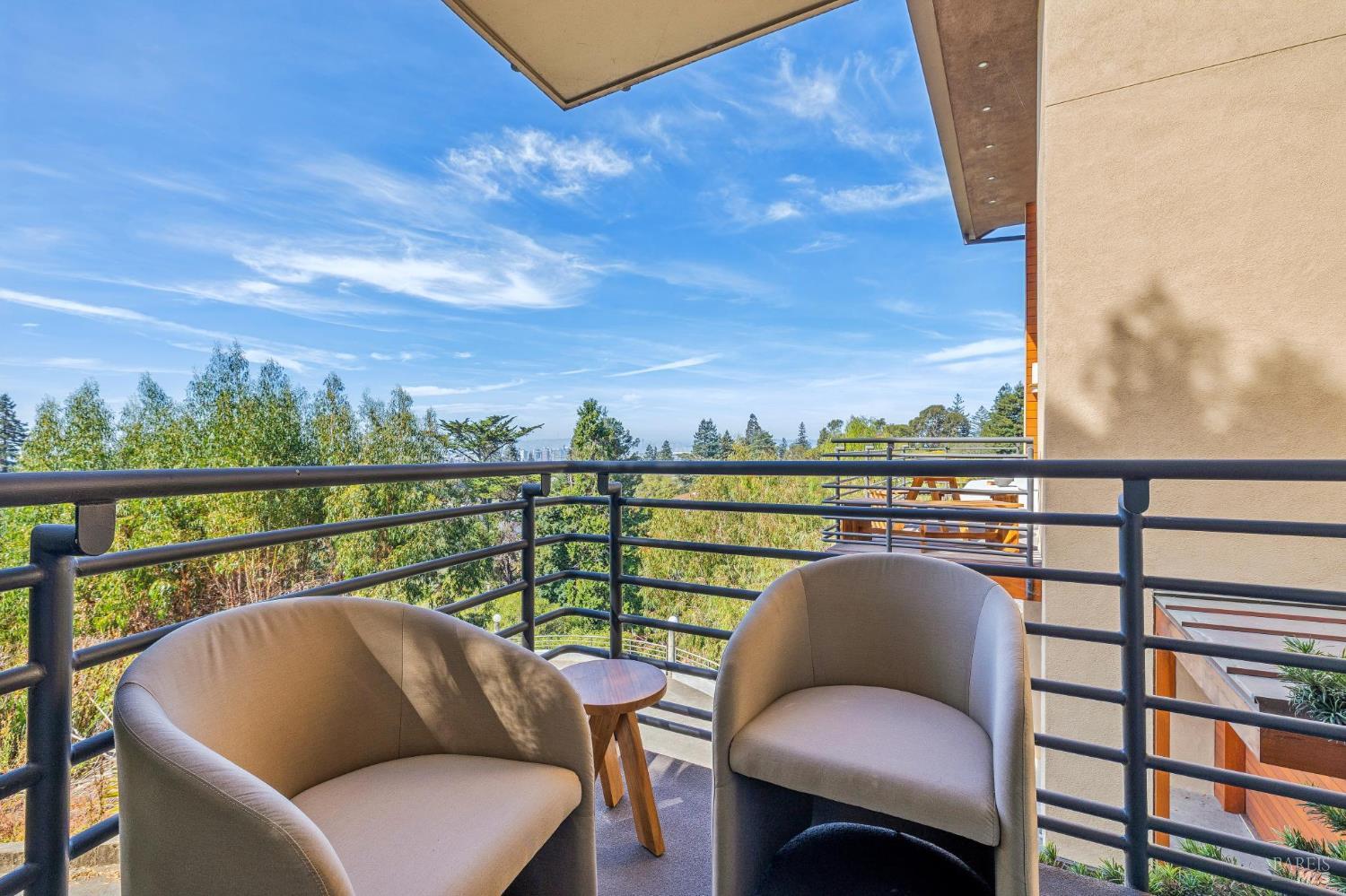 102 Crest Road Piedmont CA 94611