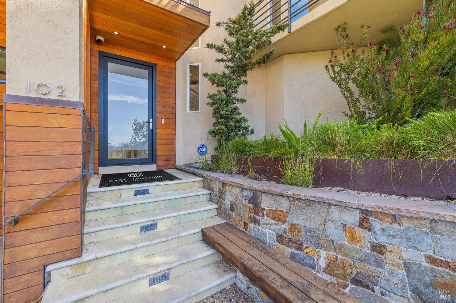 102 Crest Road Piedmont CA 94611