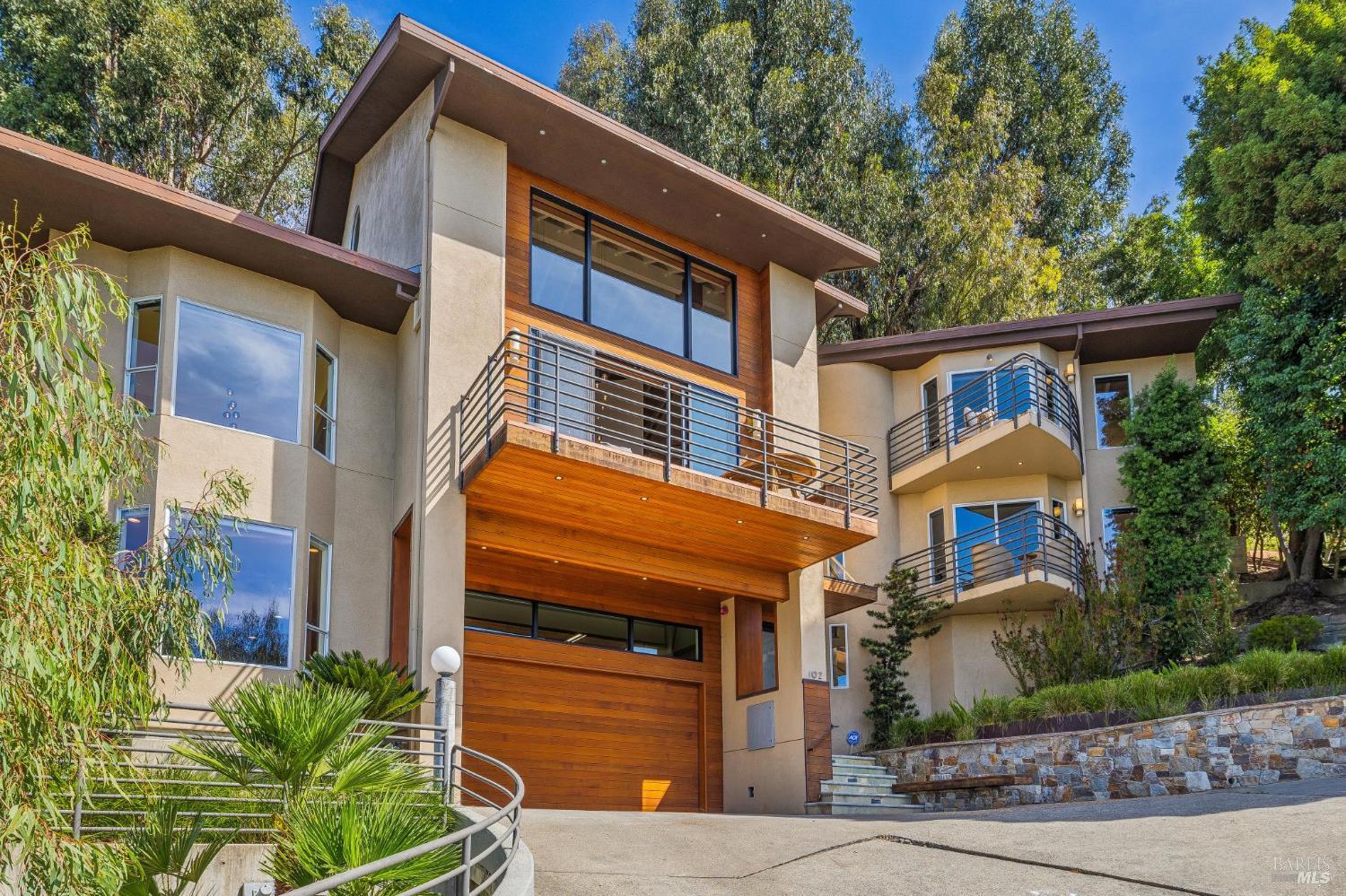 102 Crest Road Piedmont CA 94611