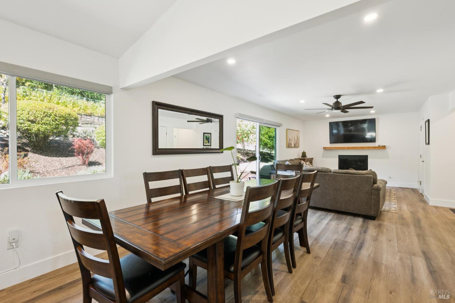 14072 Arnold Drive Glen Ellen CA 95442